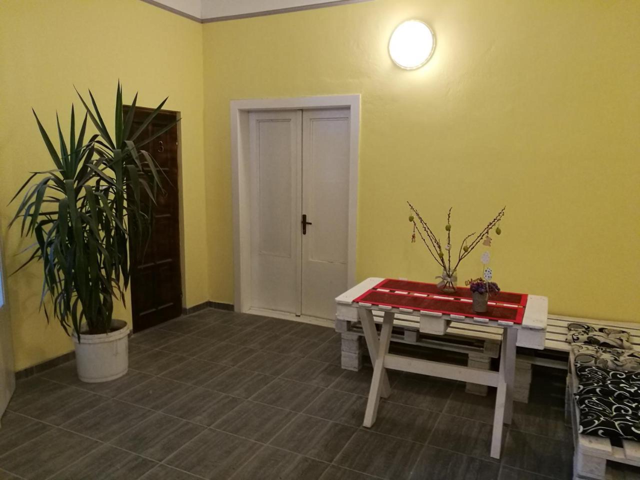 Hostel Horgos Centar Ngoại thất bức ảnh